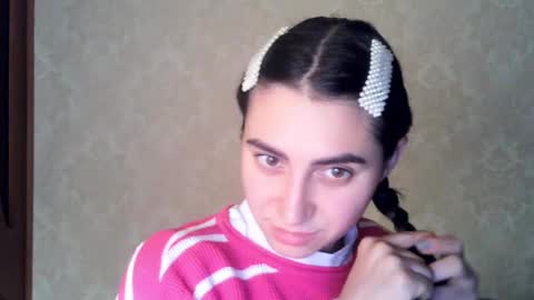 Snapshot of cute_strawberry_ chatting on October 14, 7:06 pm cute_strawberry_ online show from October 14, 7:06 pm