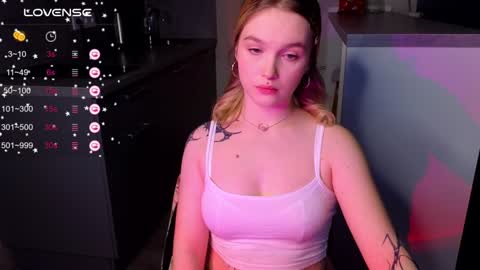 Sue online show from December 9, 1:45 pm