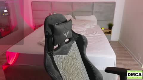 Thomas -  online show from February 4, 9:10 pm