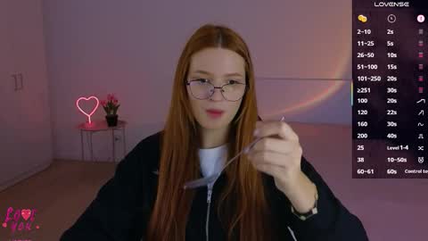 Snapshot of cuteariel7 chatting on October 8, 4:35 pm Ariel online show from October 8, 4:35 pm