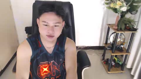 cuteasianlee online show from January 8, 4:46 pm