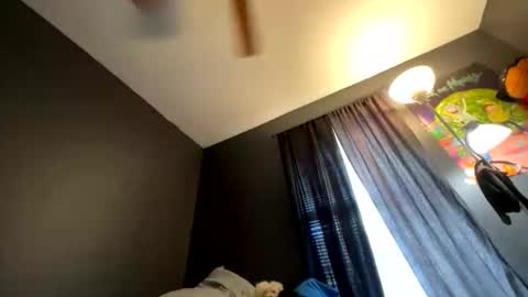 loveolots online show from February 4, 9:40 pm