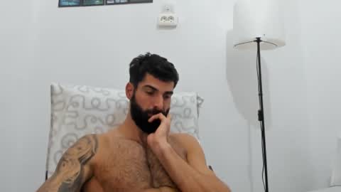 cuteeboy online show from November 12, 8:05 am