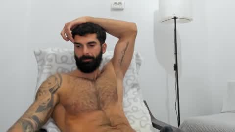 cuteeboy online show from November 18, 11:35 am