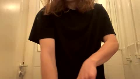 Snapshot of cuteguy6668889 chatting on December 28, 8:37 am Cutegoth online show from December 28, 8:37 am