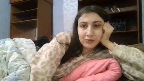 cutekattie online show from December 3, 6:25 am