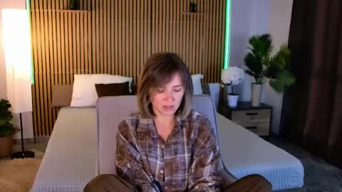 cutemirage online show from May 26, 3:29 pm