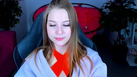 Snapshot of cutemousee chatting on December 24, 6:00 am Rina online show from December 24, 6:00 am