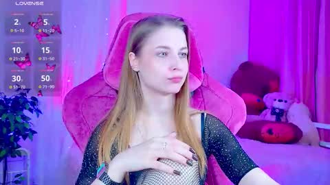 Snapshot of cutemousee chatting on September 29, 8:46 am Rina online show from September 29, 8:46 am