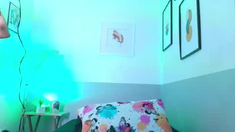 cutepetitee online show from November 18, 8:34 pm