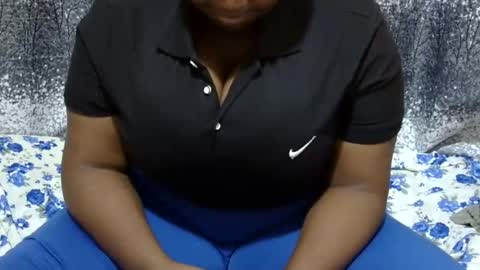 cutermilly online show from March 8, 11:48 am