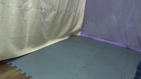 cutetinyasian143_ online show from October 13, 3:30 am