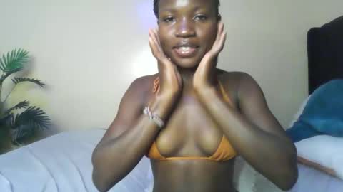 cutey_mara online show from March 29, 8:38 am