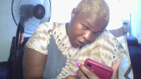 Snapshot of cutey_mellanin chatting on October 23, 9:44 am cutey_mellanin online show from October 23, 9:44 am