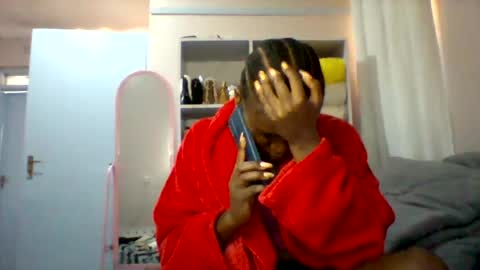 cutezola online show from December 21, 6:20 am