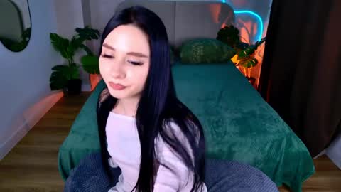 Monica online show from April 1, 9:01 pm