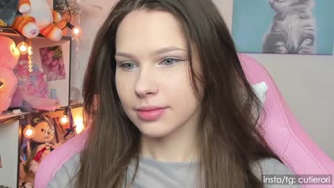 Snapshot of cutierori chatting on January 29, 5:19 am Rori Instagram cutierori online show from January 29, 5:19 am