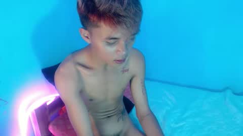 cutiewalter online show from April 27, 2:58 pm