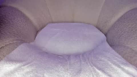 Hannah online show from November 12, 6:10 pm