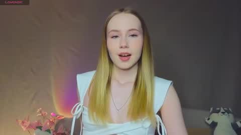 Snapshot of cuute_angell chatting on February 9, 4:50 pm Virginia See you on Sunday online show from February 9, 4:50 pm