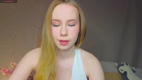 Snapshot of cuute_angell chatting on March 5, 5:18 pm Virginia See you on Sunday online show from March 5, 5:18 pm
