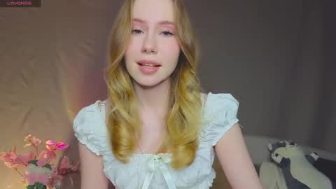 Snapshot of cuute_angell chatting on February 13, 5:01 pm Virginia See you on Sunday online show from February 13, 5:01 pm