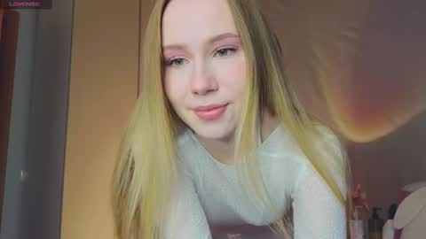 Snapshot of cuute_angell chatting on February 12, 5:05 pm Virginia See you on Sunday online show from February 12, 5:05 pm