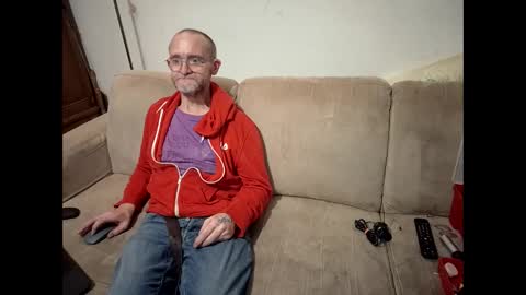 cuyversivan012 online show from April 4, 1:01 am