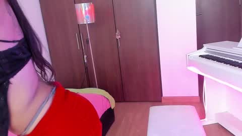 Snapshot of cyan_xo chatting on February 24, 7:41 pm Cyan online show from February 24, 7:41 pm