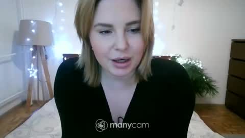 cyber_candy online show from January 7, 4:16 pm