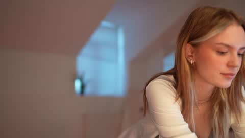 EMILY online show from December 4, 11:35 am