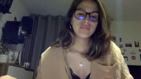 Paulette online show from December 10, 3:30 am