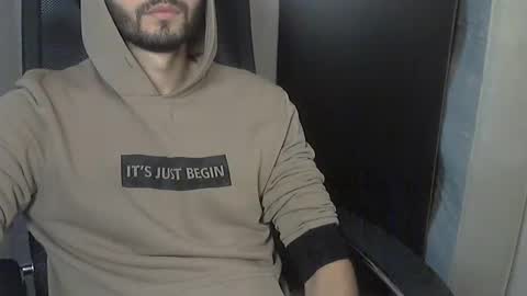 Dolce online show from December 2, 7:40 am