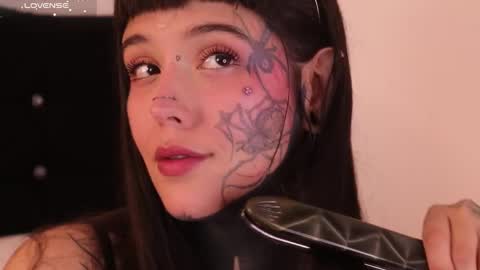 Snapshot of daarlene chatting on February 14, 1:34 am Darlene online show from February 14, 1:34 am