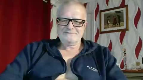 Snapshot of daddiescockforyou chatting on September 30, 8:19 pm Brian ... online show from September 30, 8:19 pm