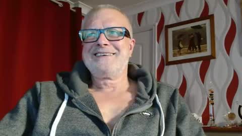 Snapshot of daddiescockforyou chatting on October 16, 8:18 pm Brian ... online show from October 16, 8:18 pm
