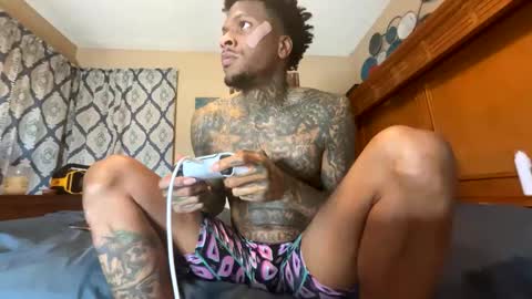 sexy tatted king bbc online show from April 19, 7:05 pm