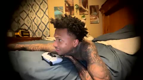 sexy tatted king bbc online show from April 18, 2:02 am