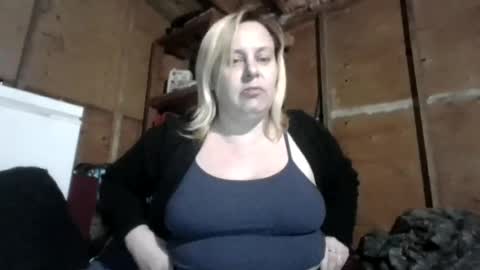 daddysg1rl123 online show from July 8, 12:52 pm