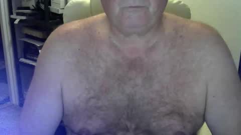 Snapshot of daddysmaster chatting on November 2, 12:21 am Daddy online show from November 2, 12:21 am