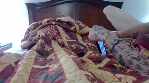 daddystrokin9124 online show from June 3, 8:39 am