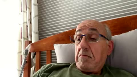 Snapshot of daddyweis chatting on October 15, 2:04 am daddyweis online show from October 15, 2:04 am