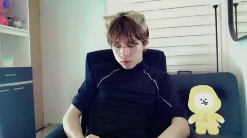 dae_lune online show from March 28, 2:13 am