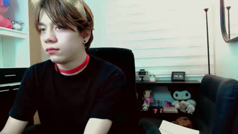 dae_lune online show from March 18, 4:40 am