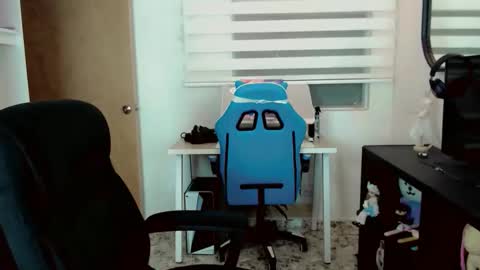 dae_lune online show from February 8, 4:27 am