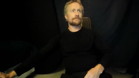 Snapshot of daemon456321 chatting on December 12, 5:42 am daemon online show from December 12, 5:42 am