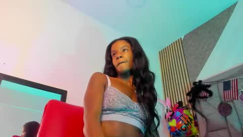 daffnelewis online show from October 18, 1:48 pm