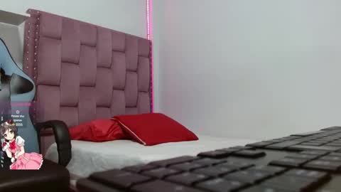 Snapshot of dafnnee_ross chatting on March 5, 12:11 pm DAFNNE online show from March 5, 12:11 pm