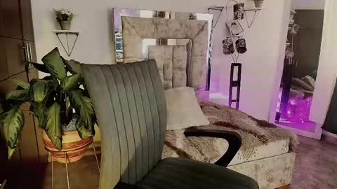 dahnia_cruz online show from April 20, 1:36 pm