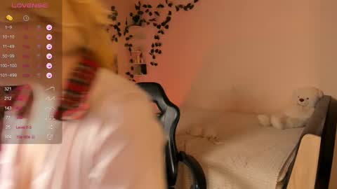 Snapshot of daine_pastry chatting on March 8, 8:44 am Dainy is here online show from March 8, 8:44 am